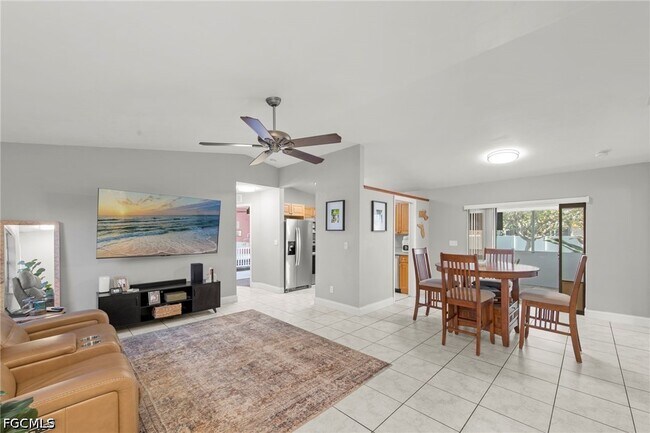 Building Photo - 311 SW 19th Ln