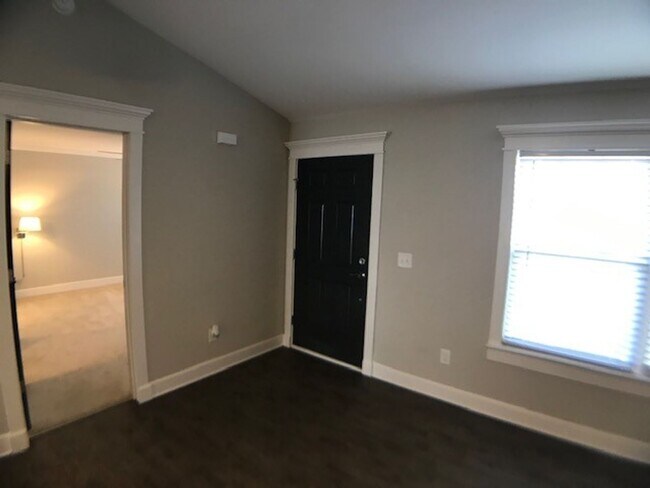 Building Photo - 111 Hunter Landing Dr