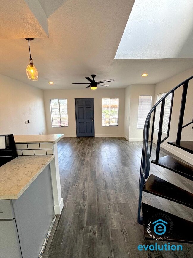 Building Photo - 4929-4933 Santa Cruz Ave