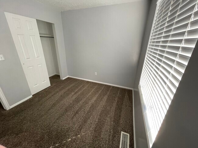 Building Photo - 1634 N 725 W