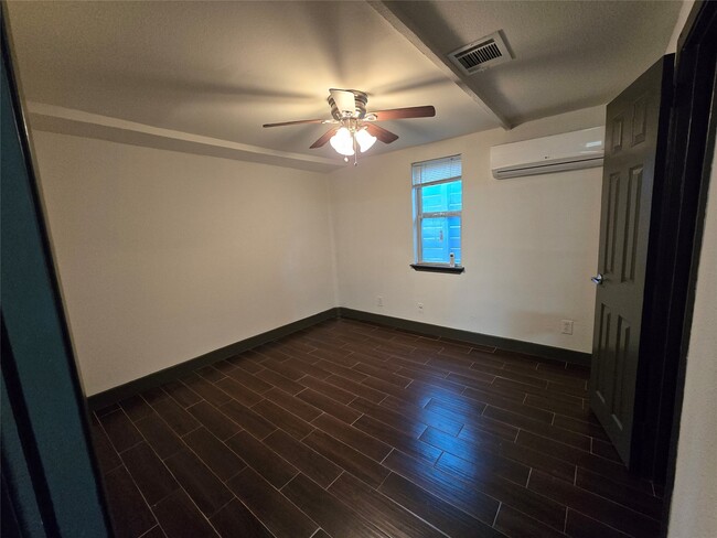 Building Photo - 1501 Asbury St