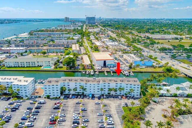 Foto del edificio - 108 Paradise Harbour Blvd