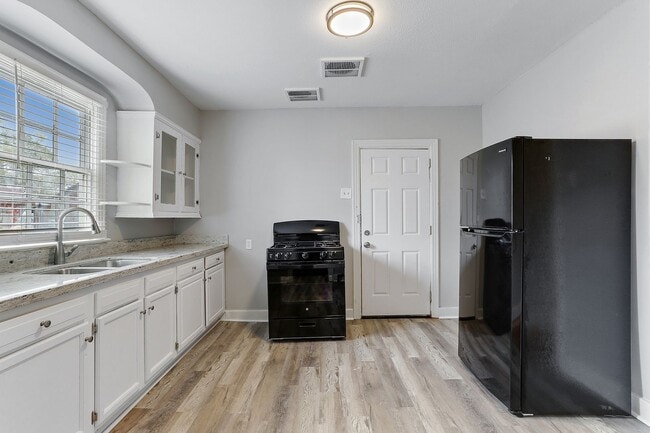 Foto del edificio - Cozy 3-Bedroom Home in Algiers – Comfort &...