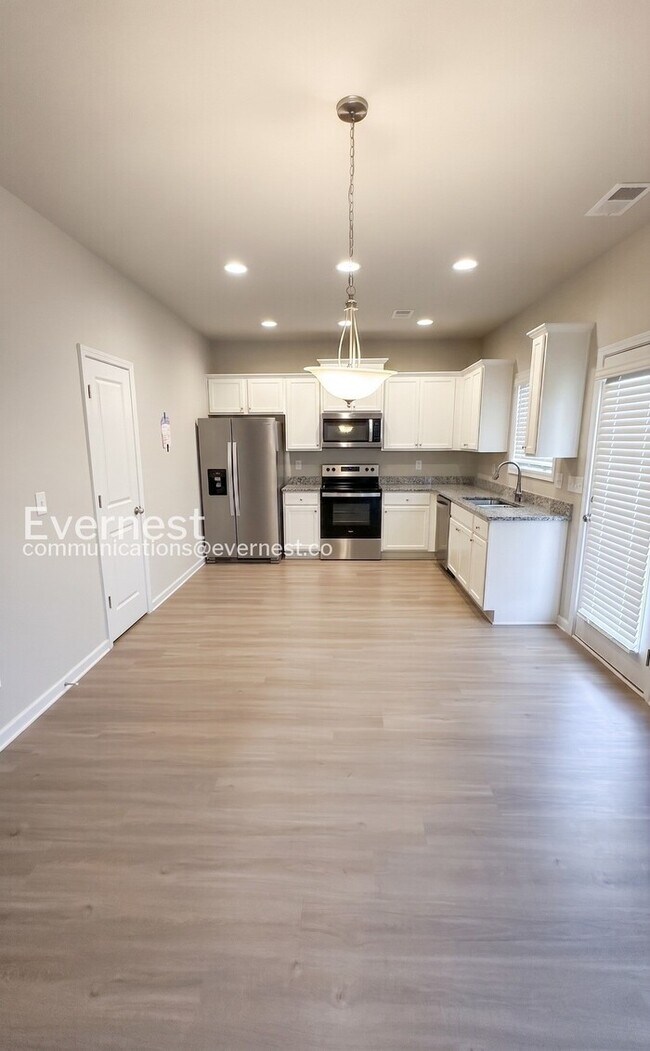 Building Photo - 4-Bed/2-Bath Home/Pet Friendly/Available Now!