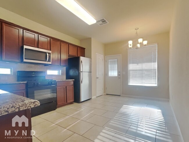 Foto del edificio - 429 Epiphany Ln