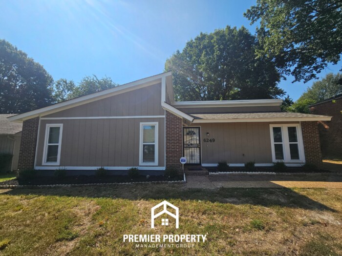 Photo - For Rent: 6249 Midsummer Way, Memphis, TN 38115 - 3BR/2BA Home with Fireplace & Fenced Yard