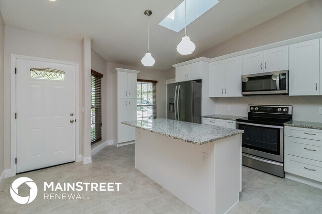 Foto del edificio - 644 Cypress Ln