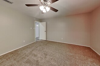 Building Photo - 11 Fiddleleaf Ct