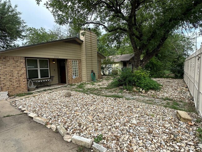 Building Photo - 6004 Palm Cir