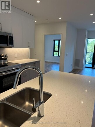 Building Photo - 525 New Dundee Rd