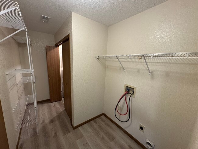 Building Photo - 219 Aaron Ln