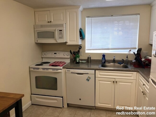 Foto del edificio - 13 Westford St