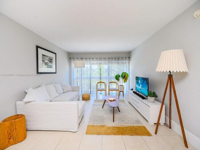 Building Photo - 255 Galen Dr