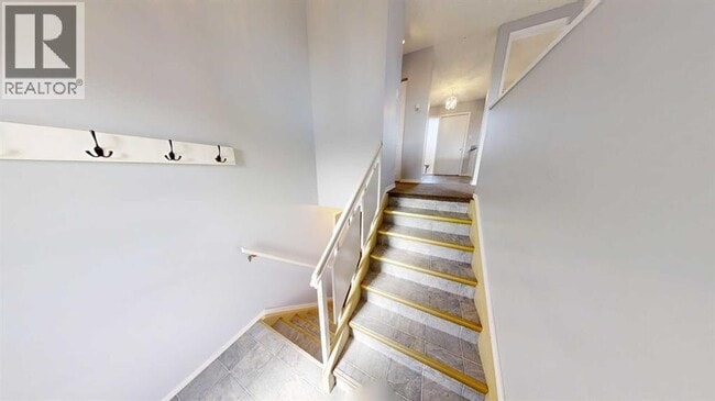 Building Photo - 9256-9111 111 Ave