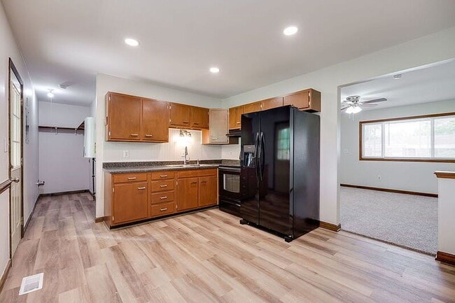 Building Photo - 2841 Prospect Ave