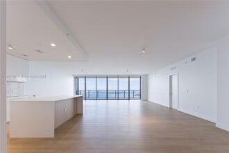 Building Photo - 700 NE 24th St Building Photo - 700 NE 24th St