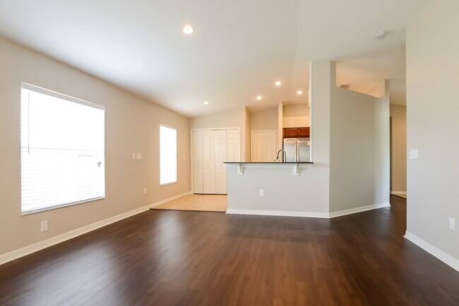 Building Photo - 17407 Garden Heath Ct