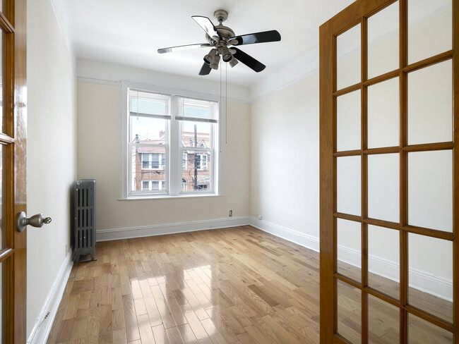 Building Photo - 596 Midwood St