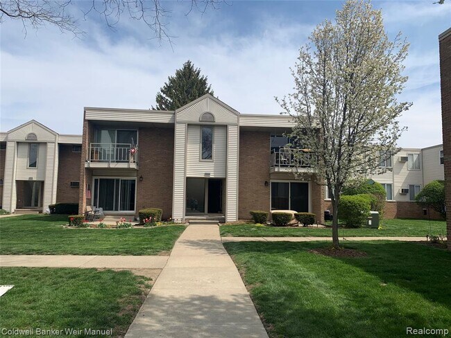 Foto del edificio - 1659 Cass Lake Rd