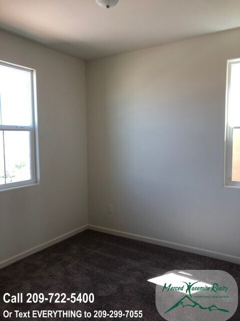 Foto del edificio - Bonadelle Neighboorhood 3 STORY HOME! VACANT! Apply now to schedule viewing.