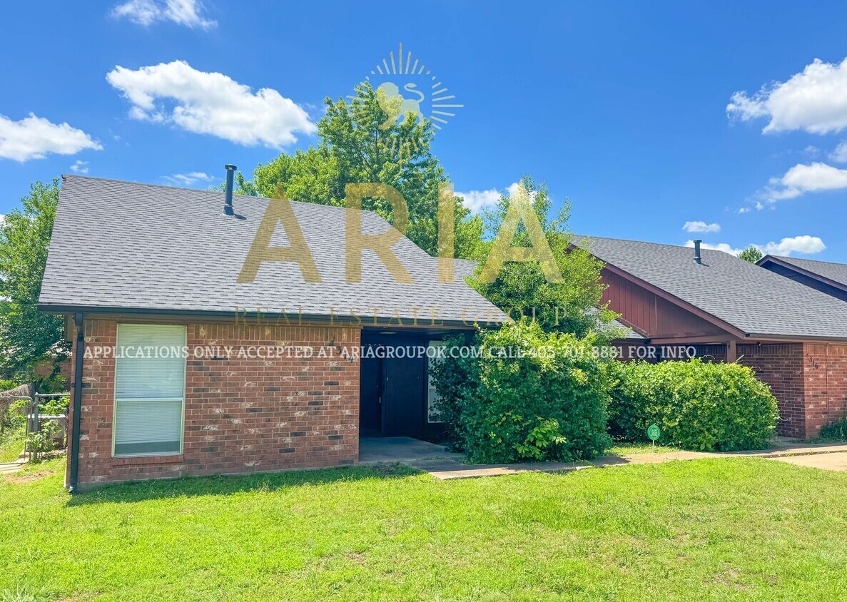 Foto principal - West Norman 2 Bed 1 Bath!