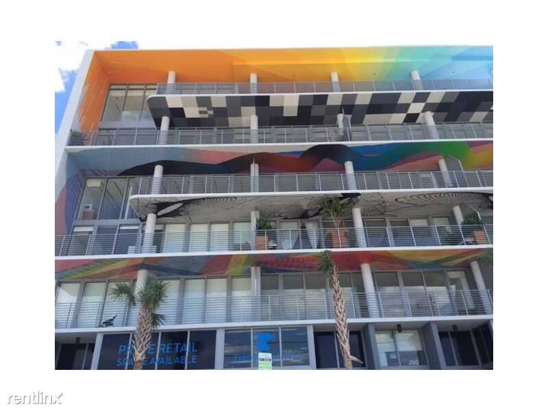Foto principal - 250 NW 24th St