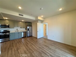 Building Photo - 1025 S Berendo St