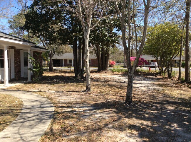 Foto del edificio - 618 Fleming Rd