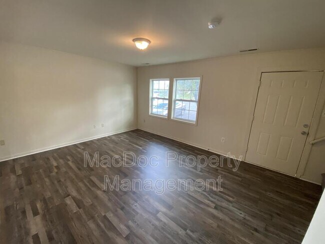 Building Photo - 1840 Picadilly Cir