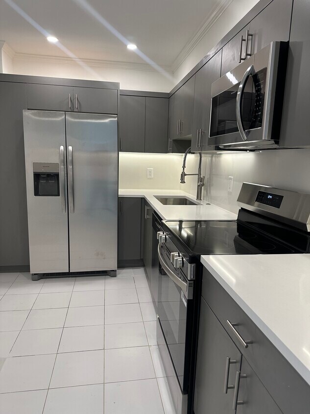 Foto principal - 1200 Mariposa Ave