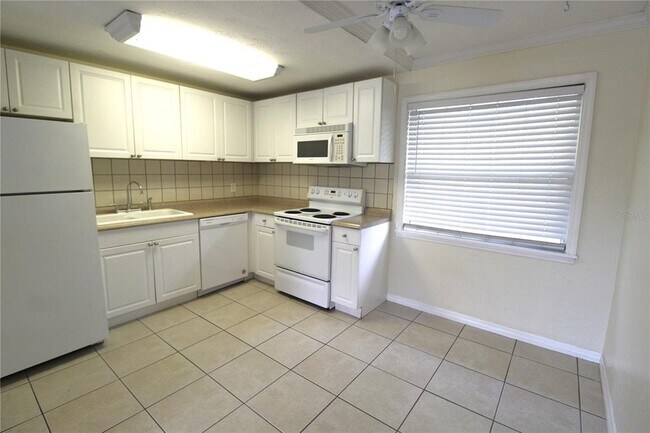 Foto del edificio - 1644 Redwood St