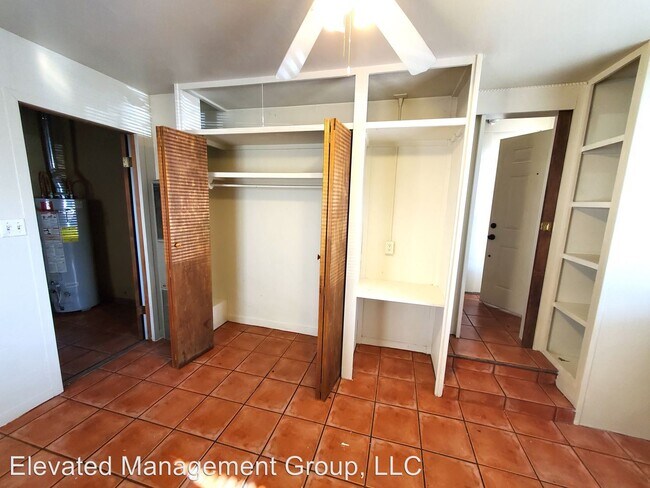 Building Photo - 307 Manzano St NE