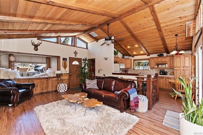 Living Room 3 - 42889 Monterey St