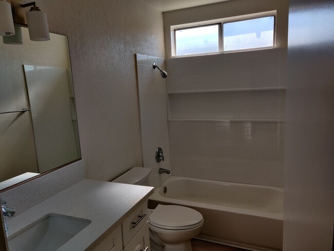 Building Photo - 18526 Rio Seco Dr