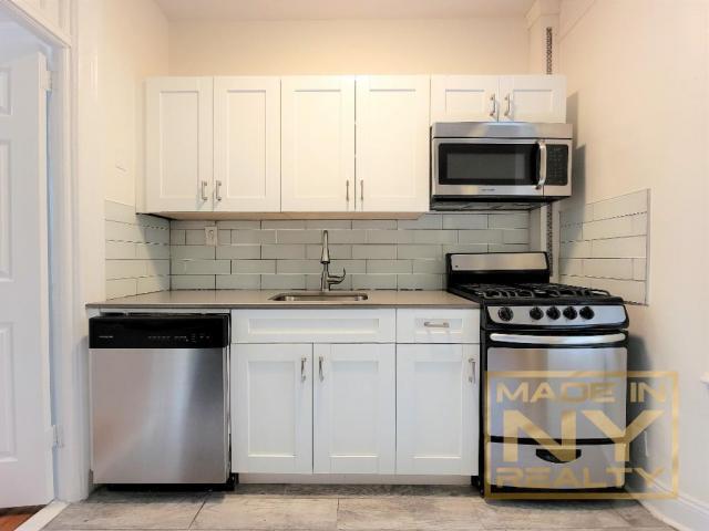 Foto principal - 1 bedroom in ASTORIA NY 11106