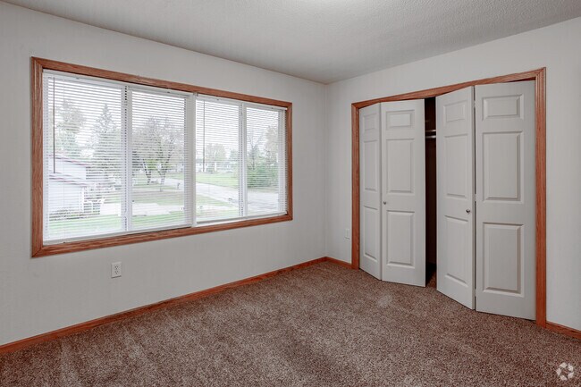 2HAB,1BA - 930 ft² - Milaca Apartments