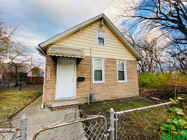 Building Photo - 2079 W 45th St