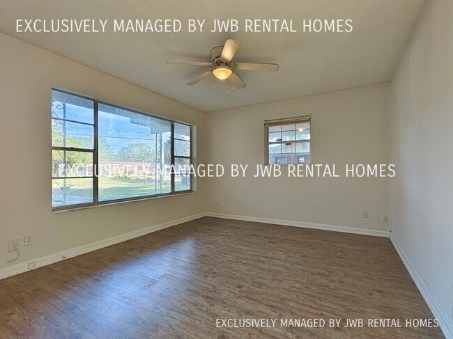 Building Photo - 9613 Priory Ave