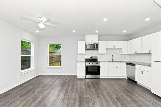 Building Photo - 8216 Richland Dr
