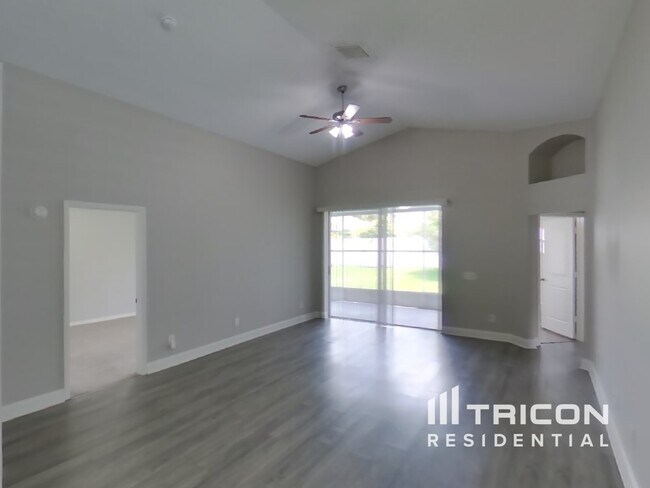 Foto del edificio - 3455 Clover Blossom Cir