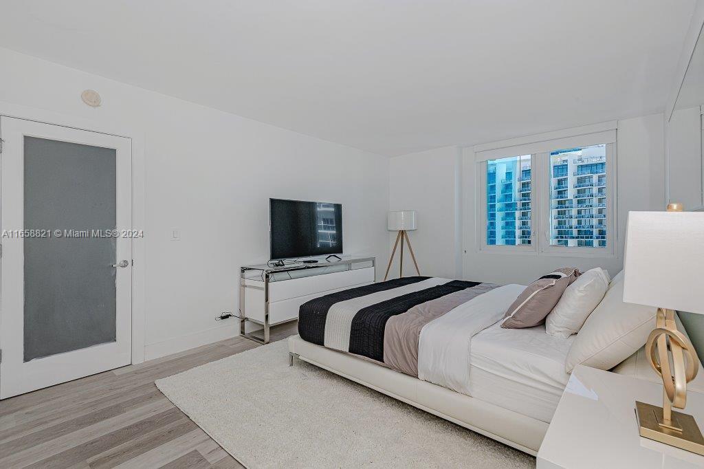 Foto principal - 2301 Collins Ave