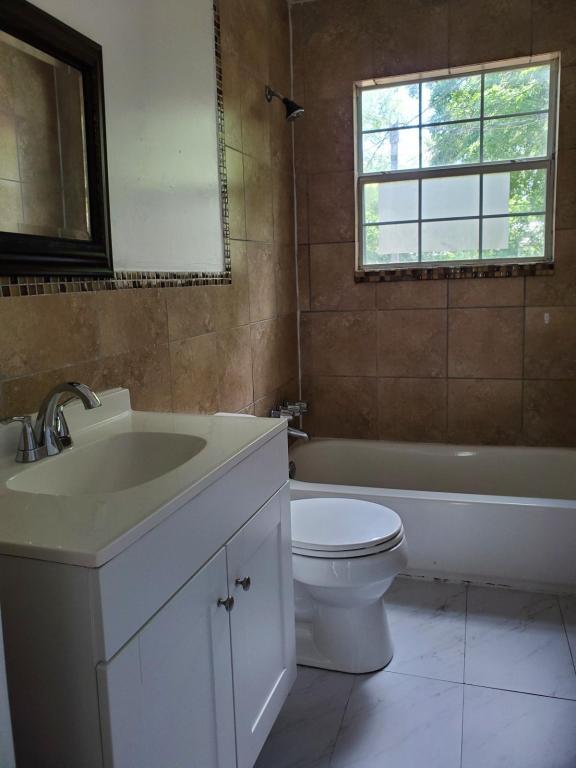 Building Photo - 3747 Cortez Dr