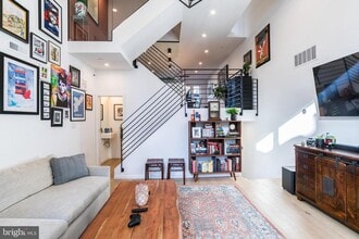 Building Photo - 1705 Annin St