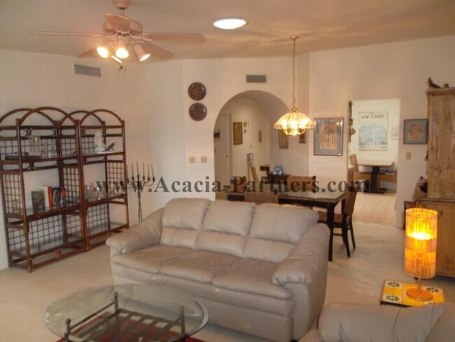 Foto del edificio - 2 bed PLUS a Den-Quiet Townhouse Community