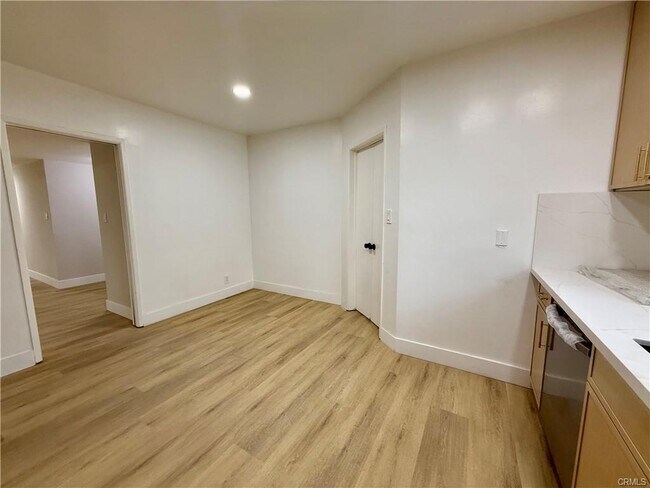 Foto del edificio - 8561 Marklein Ave