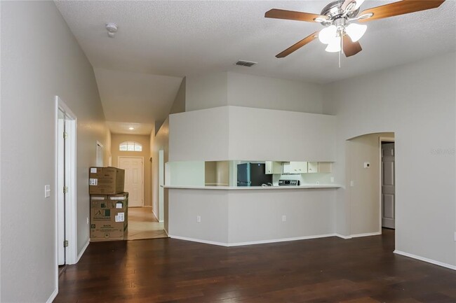 Building Photo - 5499 Moon Valley Dr