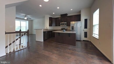 Building Photo - 7209 Strawberry Fields Way