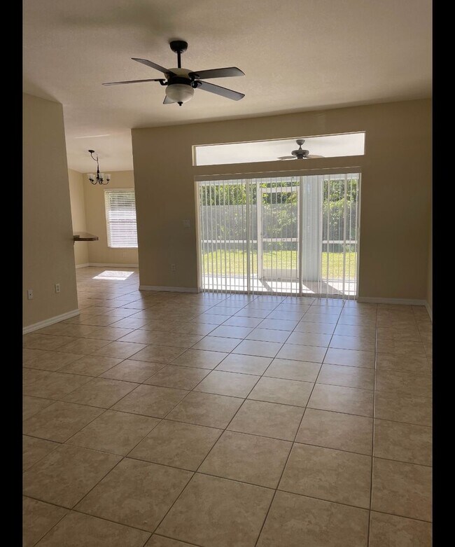 Foto del edificio - Large Port Charlotte Home