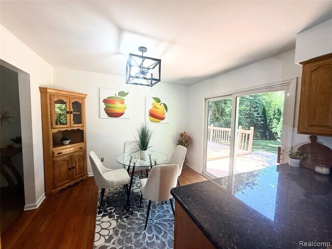 Foto del edificio - 1369 Flamingo St