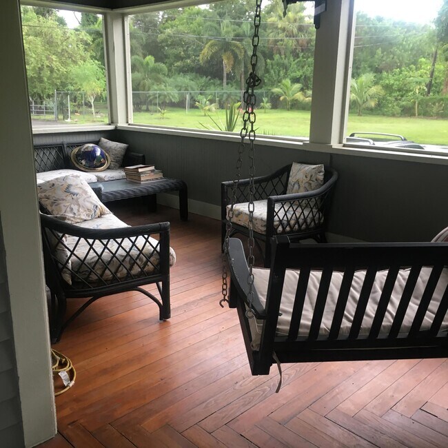 Foto del edificio - 171 Valencia Dr